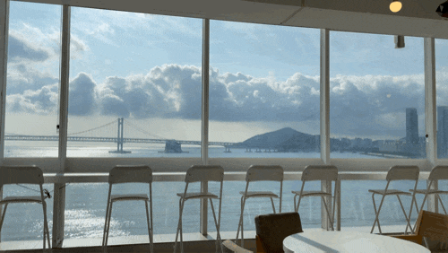  광안리 오션뷰 카페 - 뚜벅스 광안점 인생샷, 보드게임, 짐보관