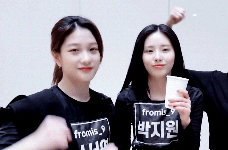 프로미스나인 박지원 이서연 이나경 KBS 가요대축제 'Stay This Way' 프나 연습 보정 움짤! 프로미스나인 박지원 이서연 이나경 KBS 가요대축제 'Stay This Way' 프나 연습 보정 움짤!