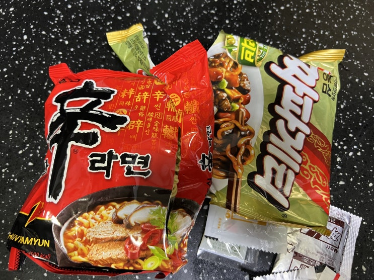  신파게티를 먹어봤어요. 과연 그 맛은 어떨까요?