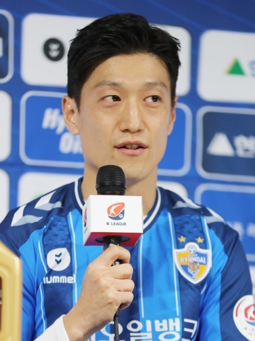 <b>울산</b>현대 캡틴 <b>이청용</b> 2024년 <b>재계약</b>! 프로필 연봉 가족관계... 
