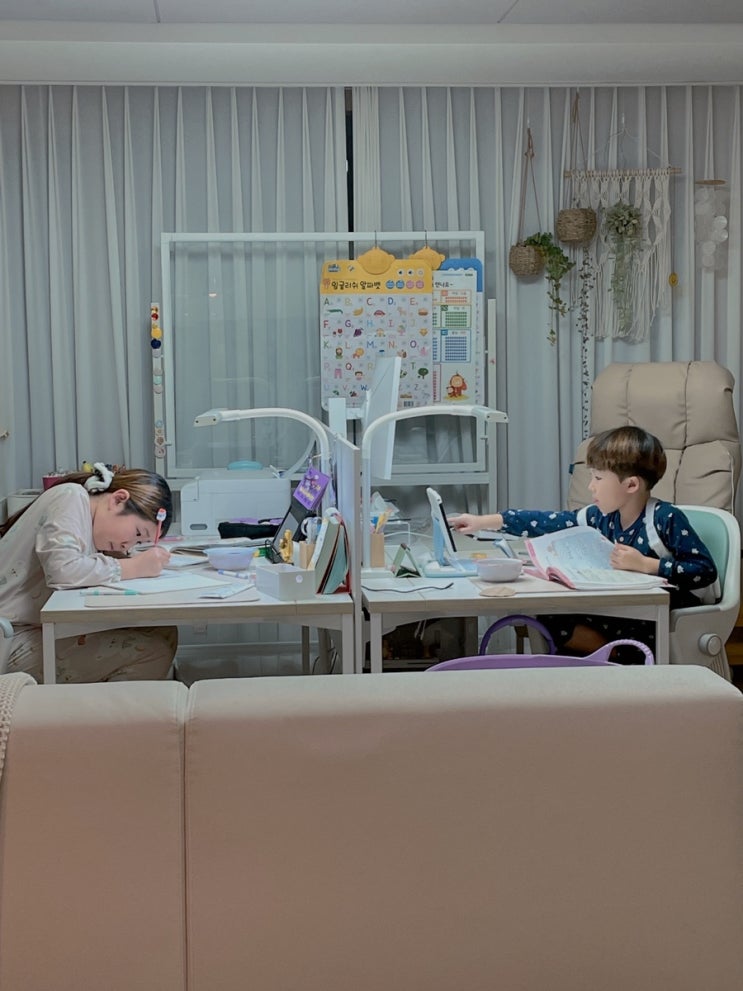  거실공부방 4년차! 우리 아이 이렇게 변했어요 (후기, 좋은점, 효과, 초등공부 인테리어 두번째 이야기)
