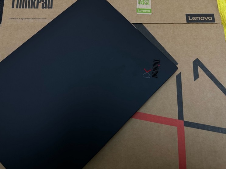 ThinkPad X1 Carbon Gen10 ssd 교체 작업 22.12.16