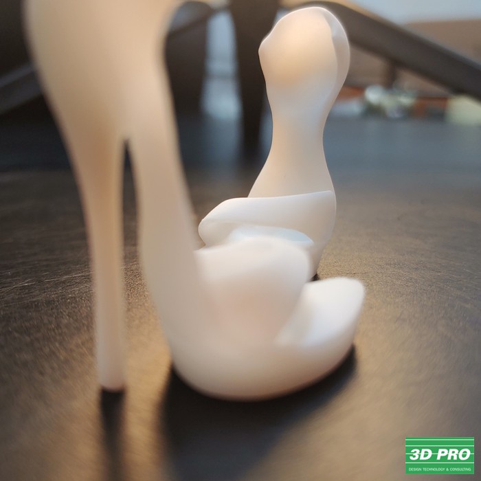 3D프린팅업체에서 구두 모형 플라스틱가공했어요.
