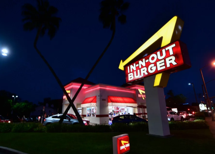 In-N-Out은 미국에서 더 확장할 계획으로 테네시에 '동물 스타일'을 도입합니다. In-N-Out은 미국에서 더 확장할 계획으로 테네시에 '동물 스타일'을 도입합니다.