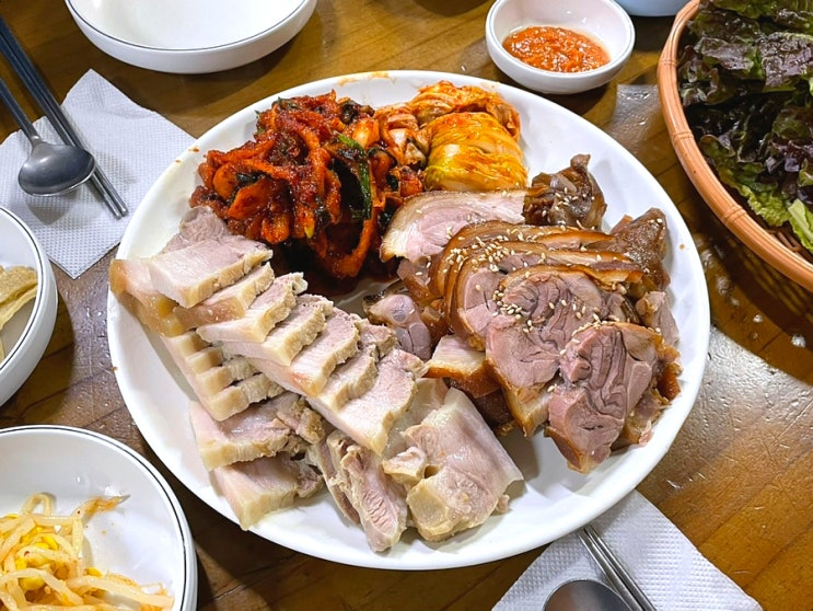  종로3가 종로 보쌈골목에서 보쌈족발 맛보기 - 최부자보쌈