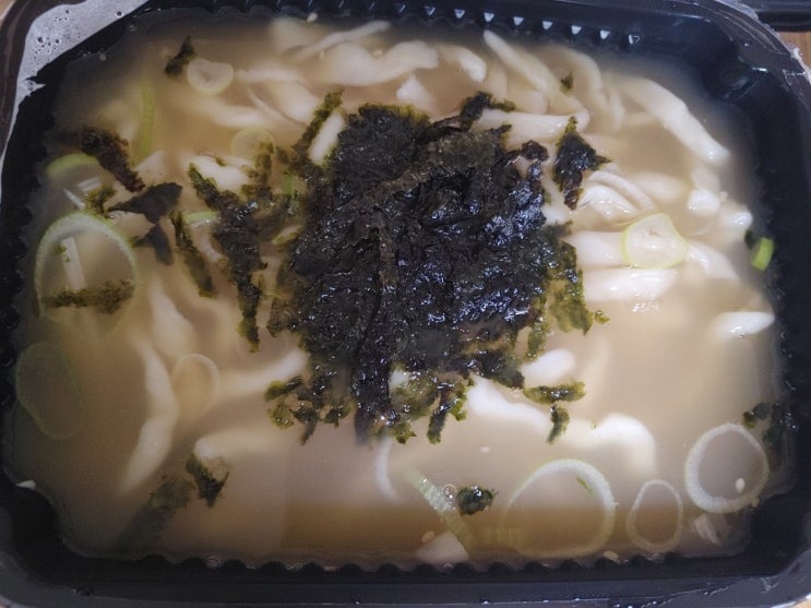  창동칼국수맛집에서 딸내미가 포장해온 홍두깨칼국수 그리고 돈까스에 소맥한잔