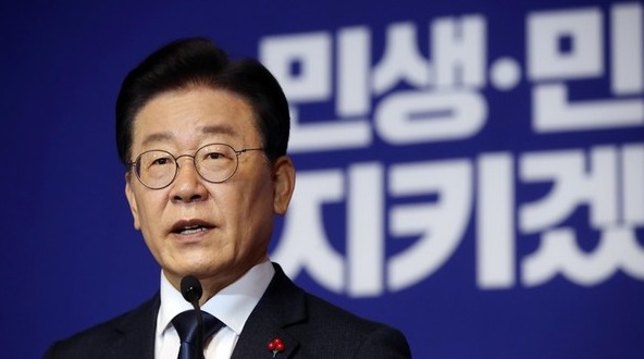 <b>이재명</b> "<b>선거제</b> 개편안 중대선거구제…회의적"