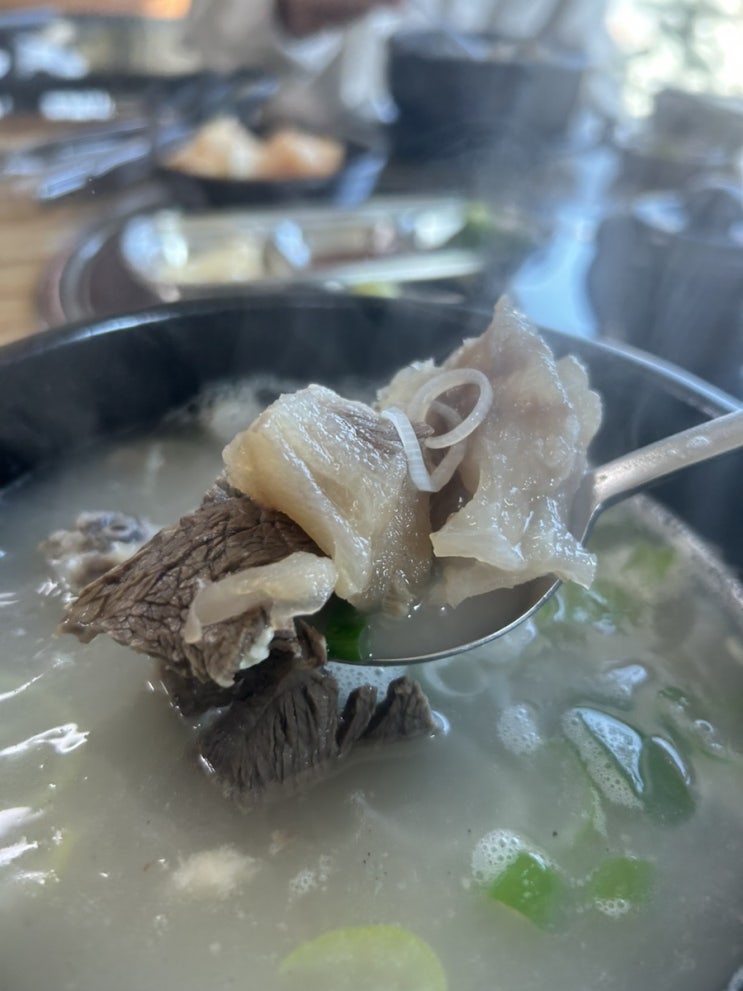  옥길동맛집 한우도가니탕 조미료가 들어가지 않아 담백합니다.