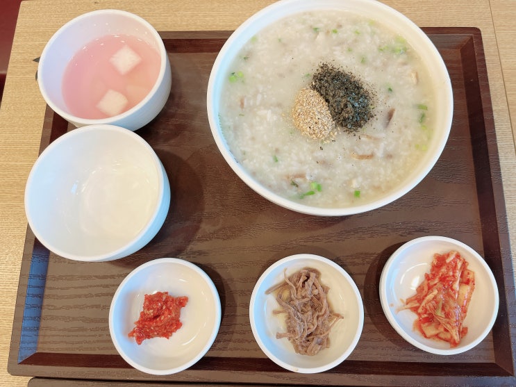  속이 편안하고 든든하게 먹는 “본죽 & 비빔밥 원주 문막점”