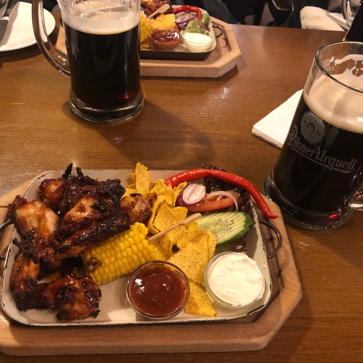  체코 프라하 맛집 추천 :: 꼴레뇨부터 폭립, 맥주 그리고 치킨까지!
