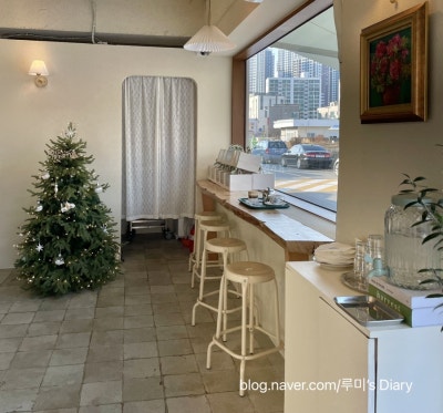 Deondi Cafe Restroom — photo 1