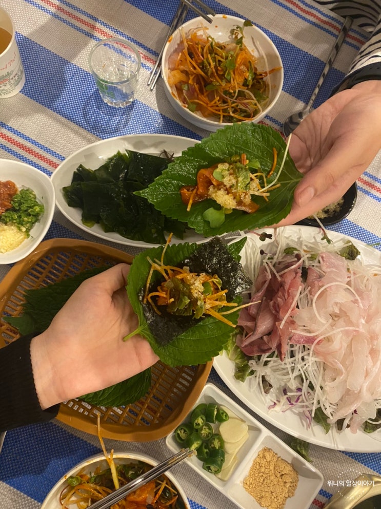  Eating Show time, October 2