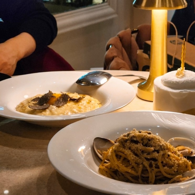 청담동 맛집 라팰리스 대형 샹들리에가 화려한 레스토랑