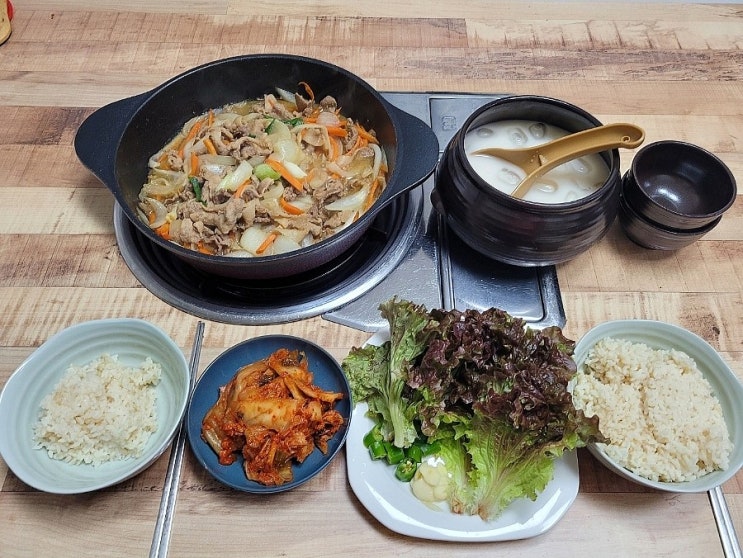 쉽고 간단한 저녁식사 메뉴 강력 추천! 2인분 6,990원에 기사식당 스타일 돼지불백! 위너스 성북동식 돈불고기 쉽고 간단한 저녁식사 메뉴 강력 추천! 2인분 6,990원에 기사식당 스타일 돼지불백! 위너스 성북동식 돈불고기
