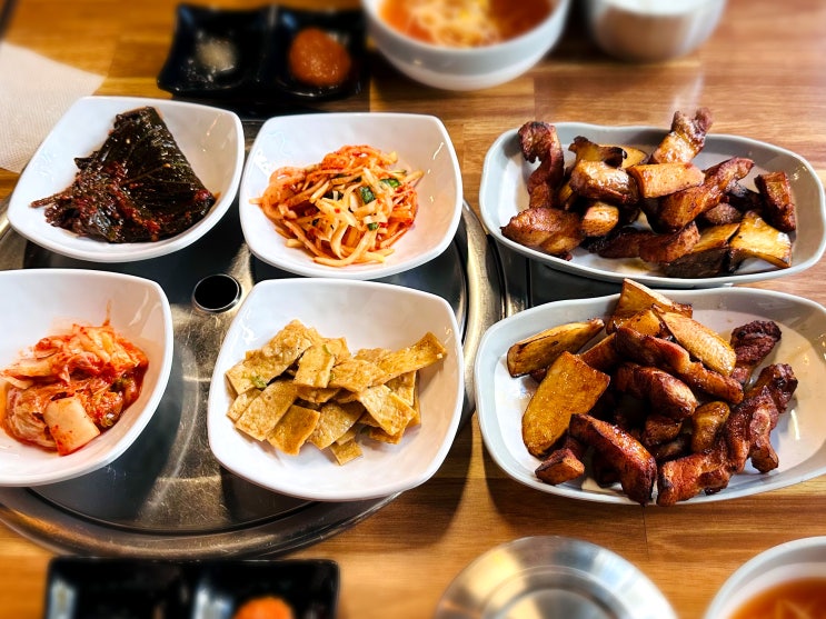  논현삼겹 학동역 점심 “ 삼겹구이정식” 논현동 맛집 구워주는 삼겹정식: 서울/ 논현동