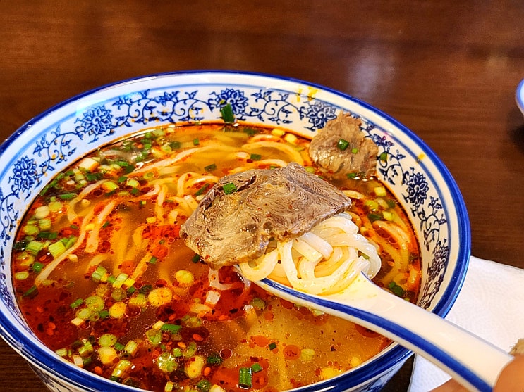  부산대맛집 도삭면도 매력적인 우육면 가게 샤오바오 부산대점