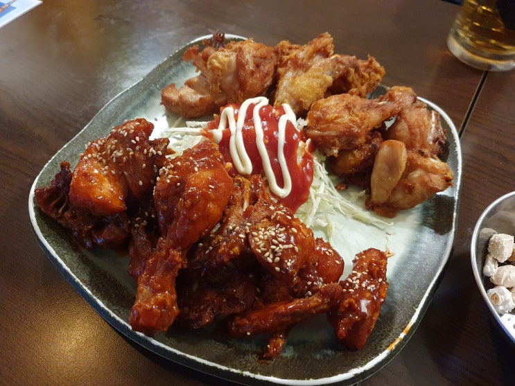  신사역 태공호프치킨 치킨 골뱅이로 행복한 술자리