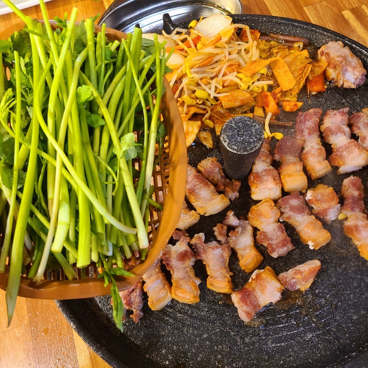  [전주 평화동 맛집] "미나리쌈겹살" :: 미나리의 향긋함으로 감싼 삼겹살!