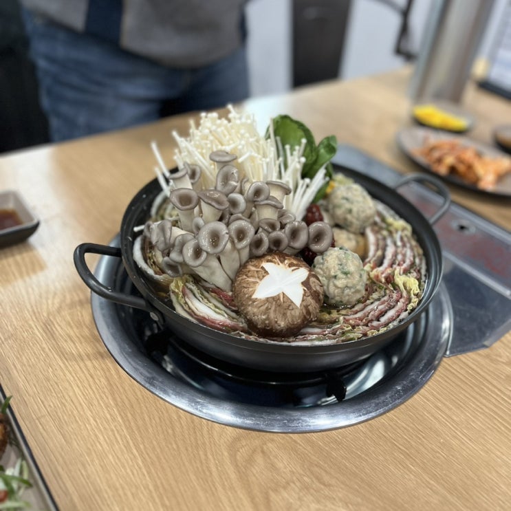  제주도 서귀포 남원 굴림 만두 전골 밀푀유 나베 맛집: 랑이식당