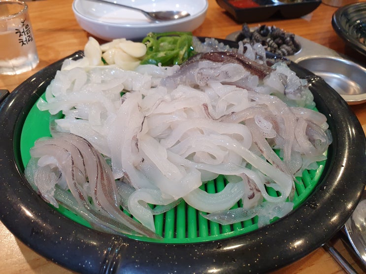  중화동 춤추는오징어 오징어회는 이곳에서!