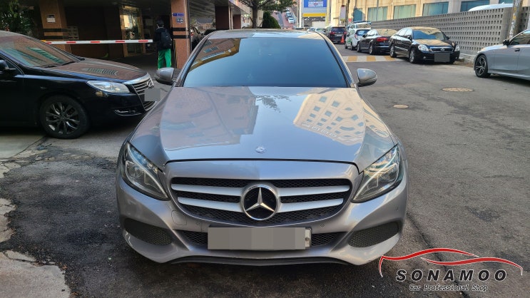  벤츠 C클래스 W205 12.3인치 모니터 M2C-200A장착