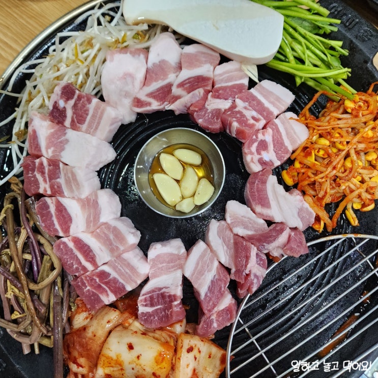  무궁화꼬ㅊ가루를 날려~ 가성비 좋은 세류동 솥뚜껑삼겹살 맛집 무궁화삼겹살(구) 뚜삼뚜삼(신)