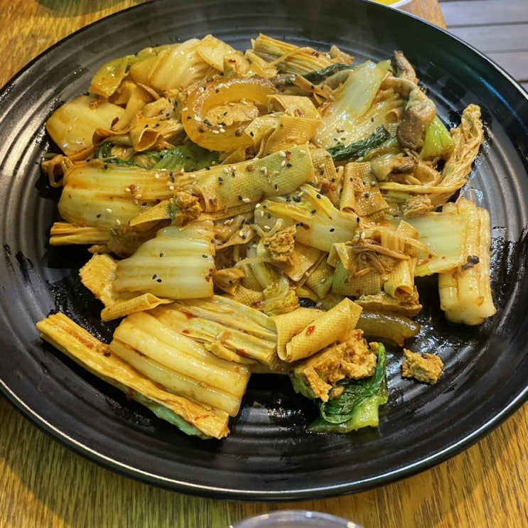  신촌 마라탕 심지어 비건 음식 대장인 호탕마라탕에서 꿔바로우랑 샹궈 마라탕까지 다 먹고 왔어요~!