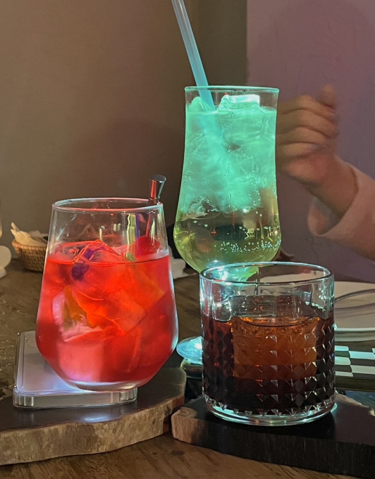  [독산동맛집] 스톤 :: 동그란 돌 속에 피어난 how is that life~ 먹자골목에 있기엔 피곤한 난 힙한 곳ಇ (영업시간, 추천메뉴, 칵테일추천, 위치 등)