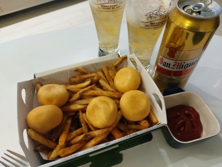 비비큐 치즈볼 감자튀김 산미구엘 맥주 한 잔!