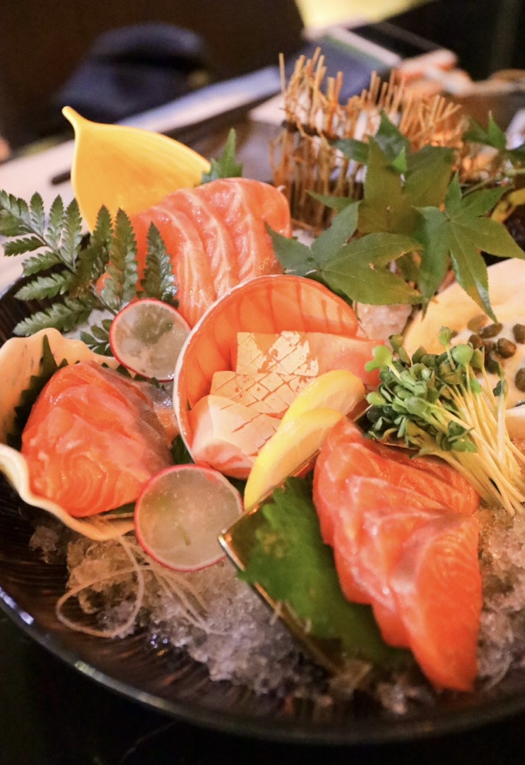  상암동 이자카야 맛집 츄라우미에서 연어사시미랑 튀김 먹방