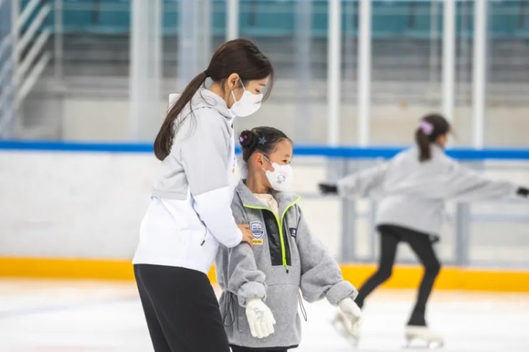 [<b>김연아</b>]  피겨여왕 <b>김연아</b>,  <b>플레이윈터</b> 피겨 <b>아카데미</b>... 