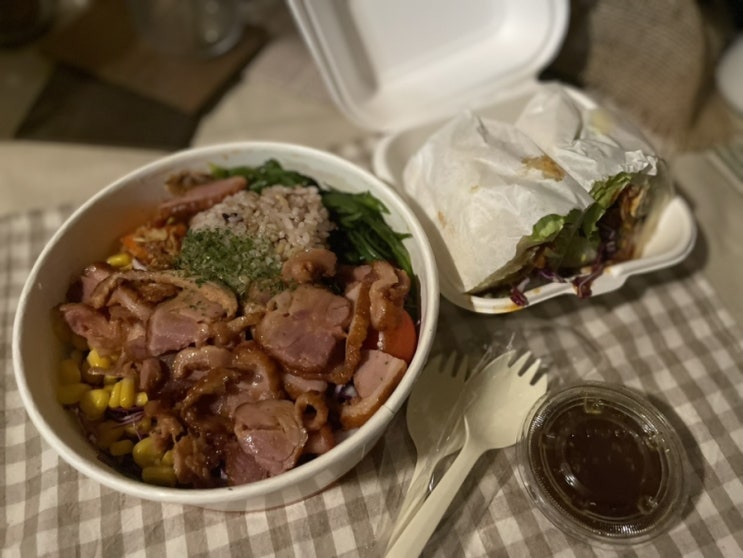  [부산/대연동]부산 대연동 샐러드 맛집 페어런츠 커피&샐러드 경성대부경대점