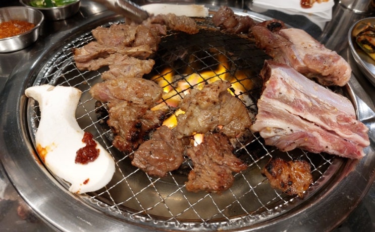 신사역 고기집 가로수 그곳2 숯불구이 고기 맛집 양념게장 구이 맛집 신사역 고기집 가로수 그곳2 숯불구이 고기 맛집 양념게장 구이 맛집
