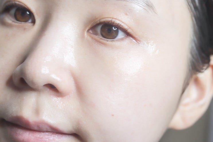  탱탱한 페이스를 위한 더라퓨즈 안티에이징세럼