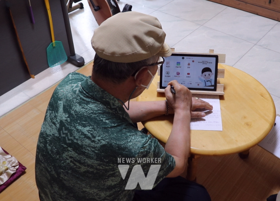 전남사회서비스원, 반려로봇 실증 넘어... '보급단계'로 확대 전남사회서비스원, 반려로봇 실증 넘어... '보급단계'로 확대