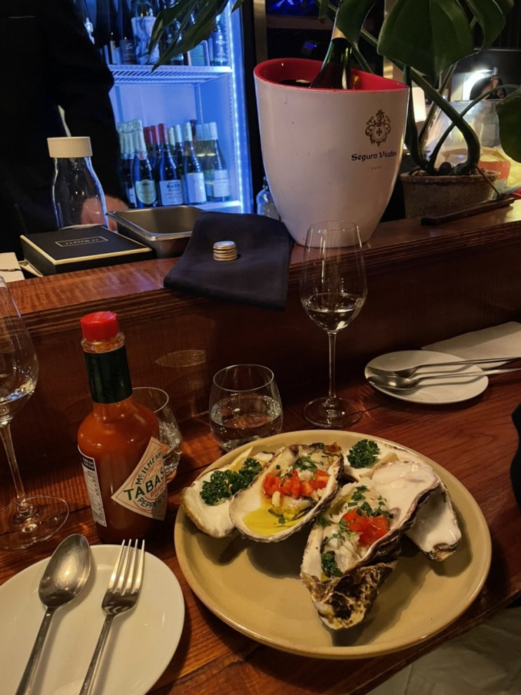  해운대 와인바, 해리단길 맛집 ‘동백바’