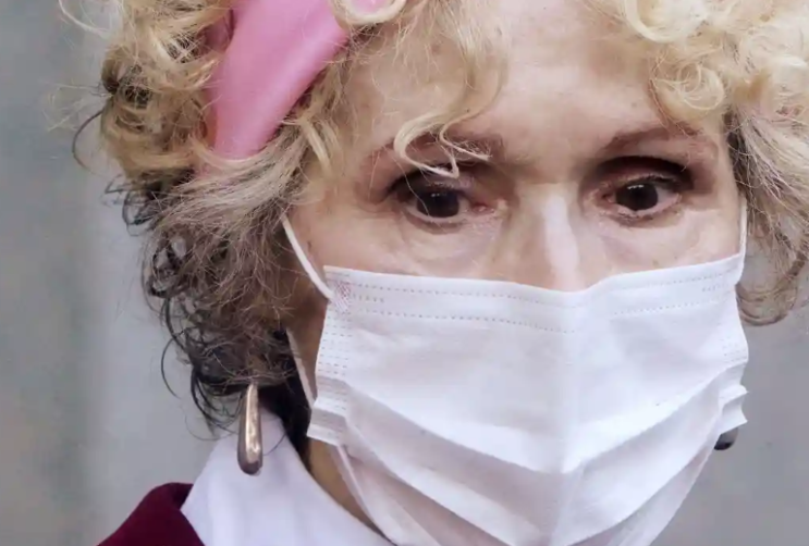 트럼프는 E Jean Carroll이 성폭행 당하는 것을 즐겼다고 말한 '미치광이'라고 증언했습니다 트럼프는 E Jean Carroll이 성폭행 당하는 것을 즐겼다고 말한 '미치광이'라고 증언했습니다