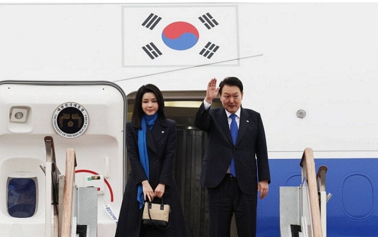 尹<b>대통령</b>, 새해 첫 순방길 'UAE 국빈 방문' 출국…UAE<b>전투기</b>... 