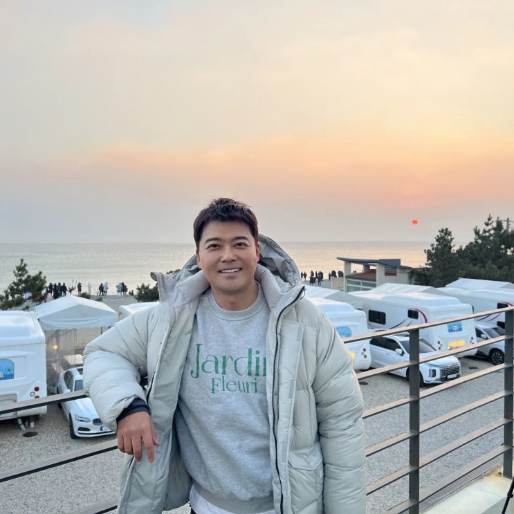 "잘 때도 네 생각" 또 갈아탄 전현무, 결혼 어렵다더니 해돋이 보러 갔다 "또 여자 친구 생겼나?" "잘 때도 네 생각" 또 갈아탄 전현무, 결혼 어렵다더니 해돋이 보러 갔다 "또 여자 친구 생겼나?"
