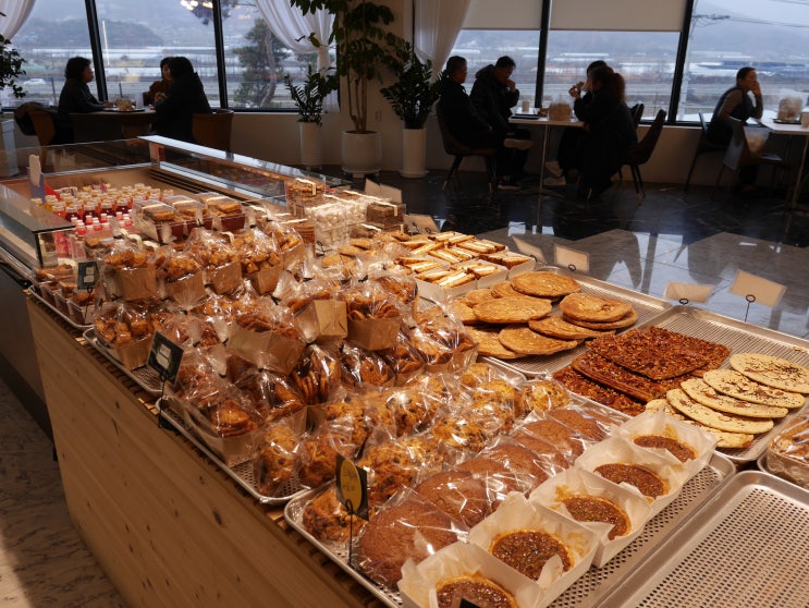  공주근교카페 계룡산제빵소/ 빵과 커피를 즐길 수 있는 뷰맛집