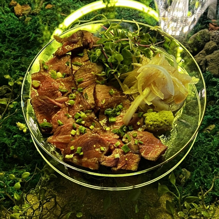  연남동 맛집ㅡ<무채색 숲>
