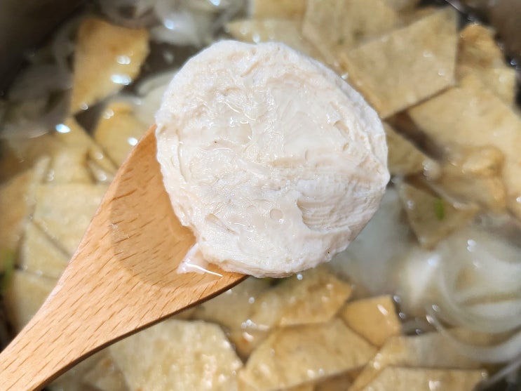  얼린 순두부 넣은 콩나물어묵국