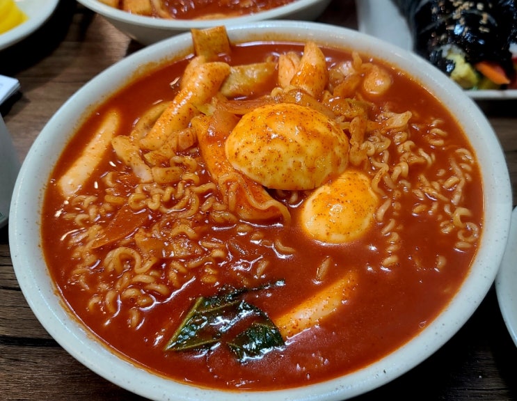  송탄맛집 백종원의3대천왕 당면떡볶이가 유명한 세모분식