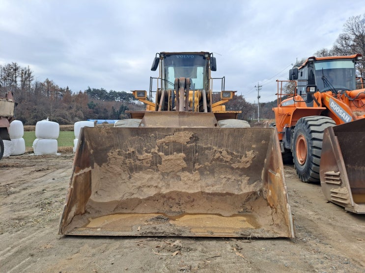 볼보 L150E 2006년식 5000만원 판매합니다. 볼보 L150E 2006년식 5000만원 판매합니다.