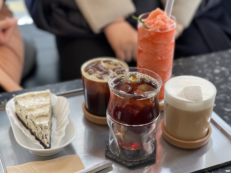 홍대 카페) Advance Coffee 조용한 로스터리 카페 홍대 카페) Advance Coffee 조용한 로스터리 카페