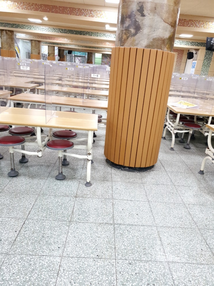  과천중학교 기둥안전쿠션 시공 사례입니다.