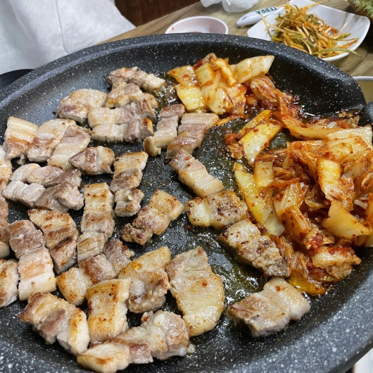 서울대입구역 고기집 '중앙삼겹시대'=김치삼겹살 미친눈물질질 나는 로컬맛집