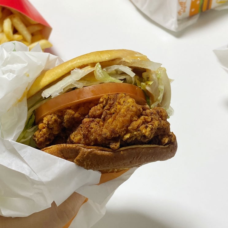  맥도날드 맥크리스피 디럭스버거 솔직한 맛은?