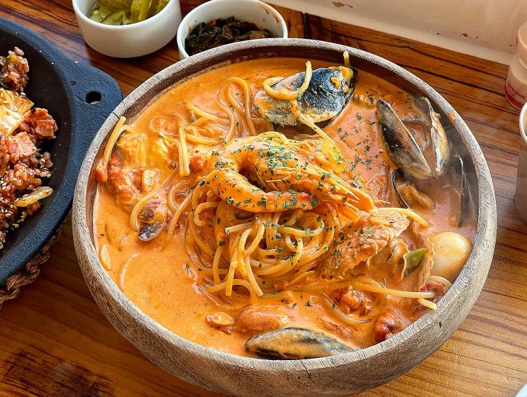  여수 오션뷰의 파스타&볶음밥 맛집 바다식탁 주차정보