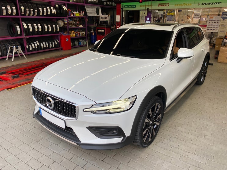  볼보 V60 미쉐린 CC2 교체 245 40 19 광폭 규격으로 장착 가능해요